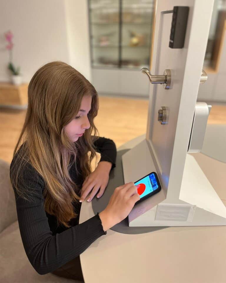Emilia linus smart lock israel (6)