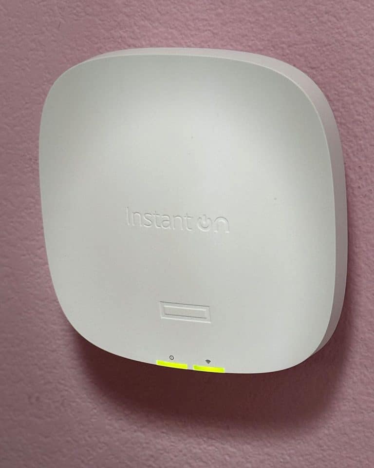 Doctor WiFi 5 aruba-instant-on-wall-mounted-access-point