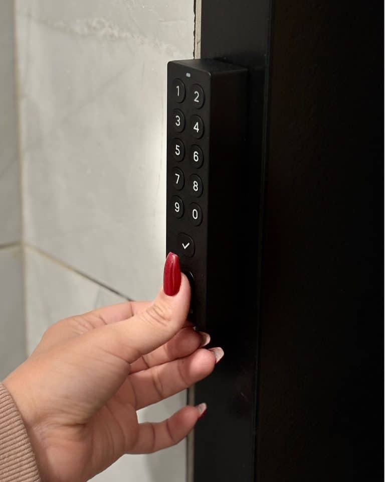 מנעול חכם Tedee Pro 12 tedee-keypad-use