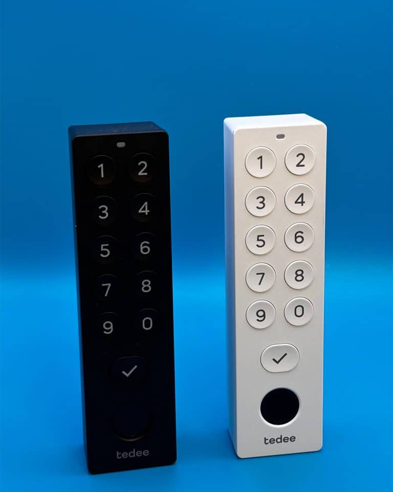 מנעול חכם Tedee Pro 13 tedee-keypads-black-white